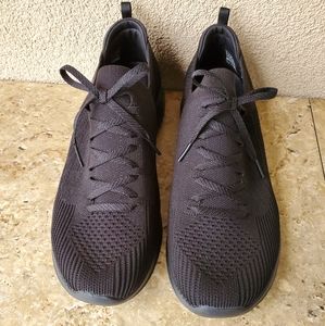 Men's Wide Fit Skechers Size 11